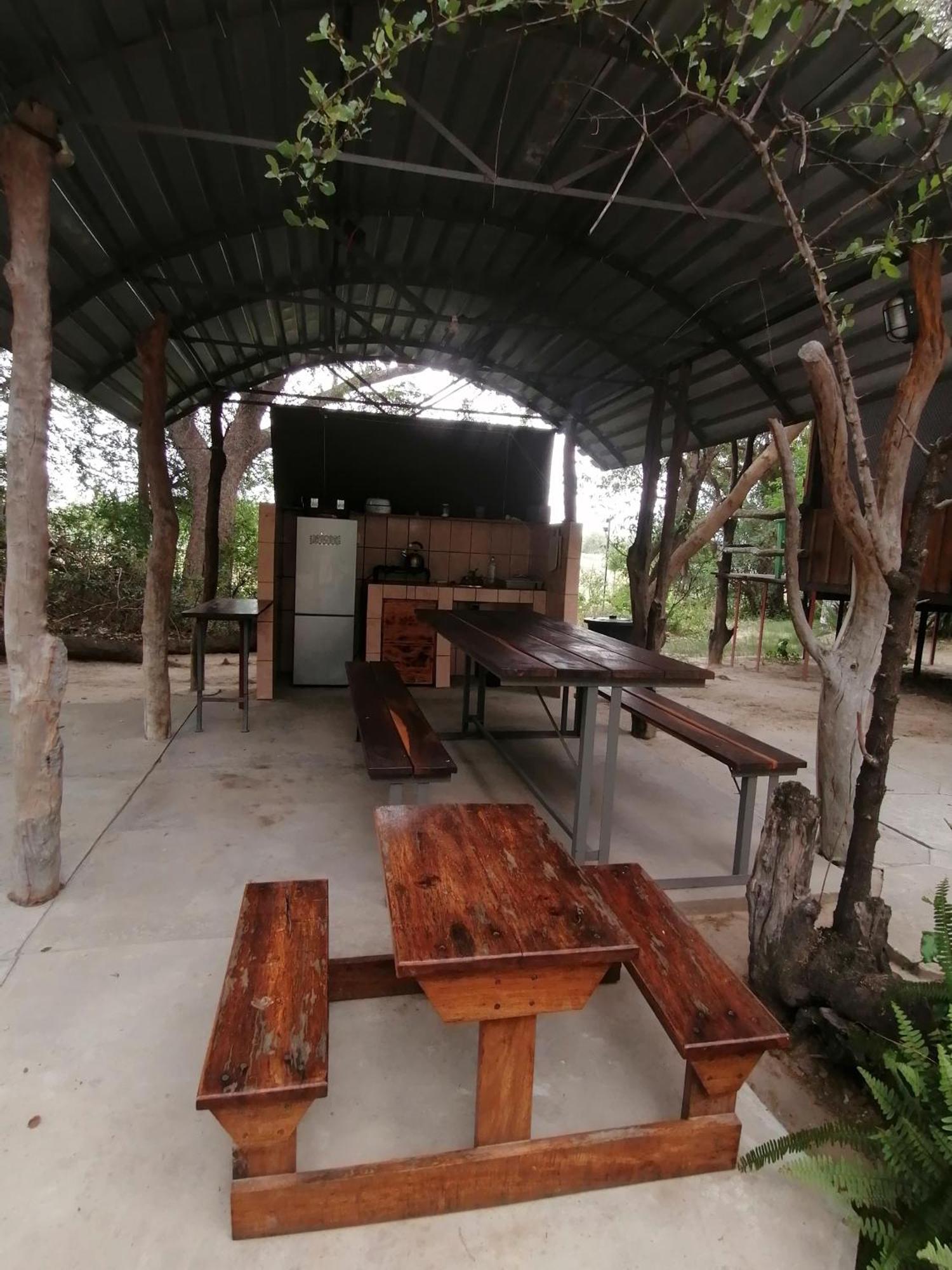 Mukuku Rest Camp Hotel Shimweghe Kültér fotó